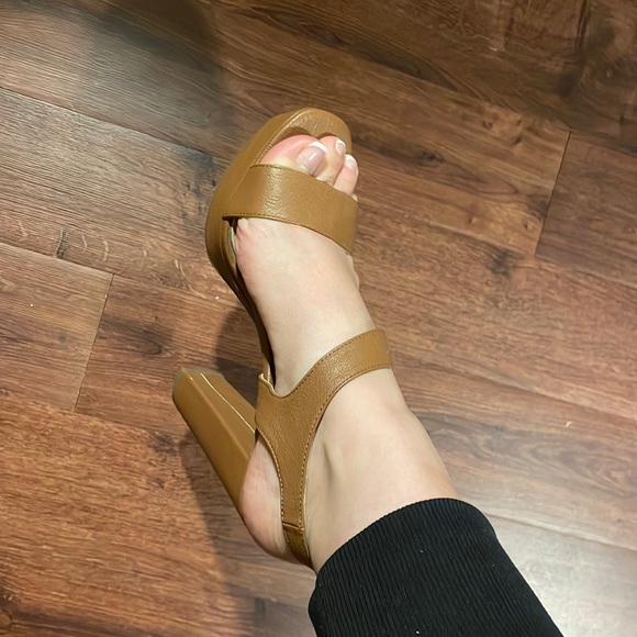 Jessica Simpson 8 1/2 chunky heel - Picture 8 of 9